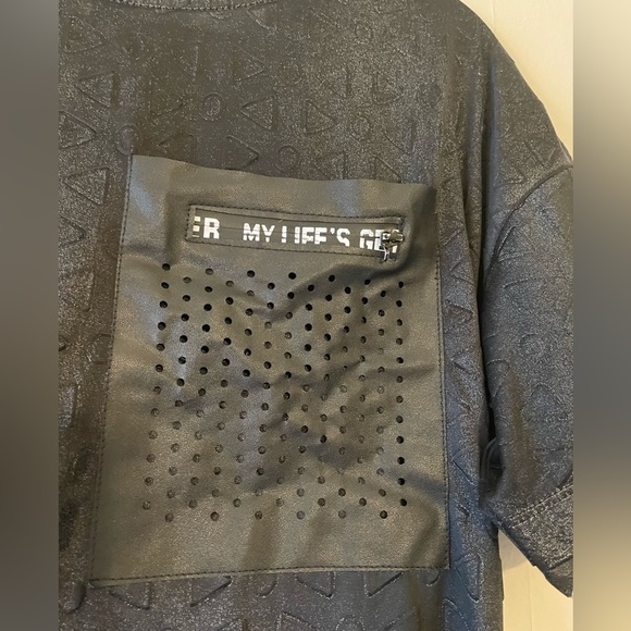 Italian Fashion-T-Shirt-Black-Leather Details-Size M - Picture 4 of 5